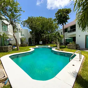 https://villa-whith-pool-in-playa-del-carmen-for-20-pax-by.tulum-hotels.net